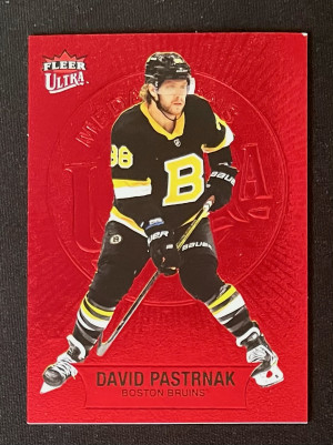 2021-22 Fleer Ultra David Pastrnak Ruby Red Medallion /50 front